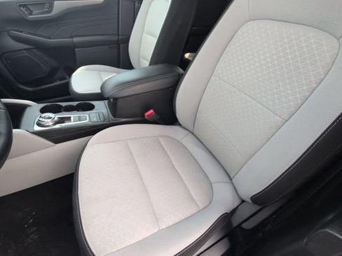 Used 2025 Ford Escape Active w/ Cold Weather Package AWD/4WD image 11