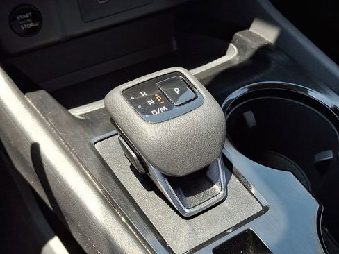 Used 2025 Nissan Rogue SV AWD/4WD image 14