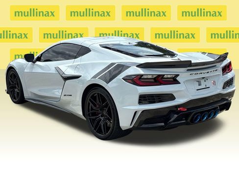 Used 2023 Chevrolet Corvette Z06 w/ Engine Appearance Package RWD image 9
