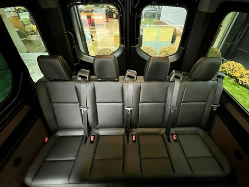 Used 2025 Mercedes-Benz Sprinter 2500 image 27