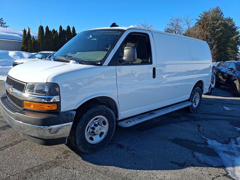 Used 2024 Chevrolet Express 2500 w/ Driver Convenience Package image 3