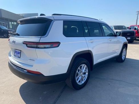 Used 2023 Jeep Grand Cherokee L Laredo RWD image 8