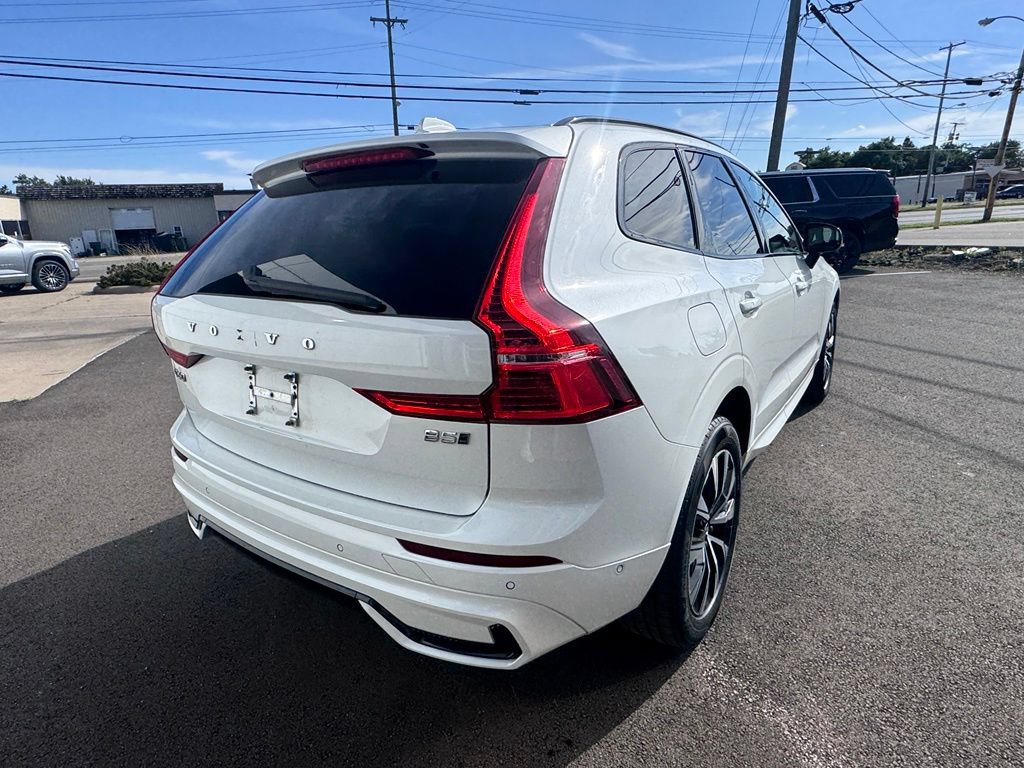 Used 2025 Volvo XC60 B5 Plus AWD/4WD image 7