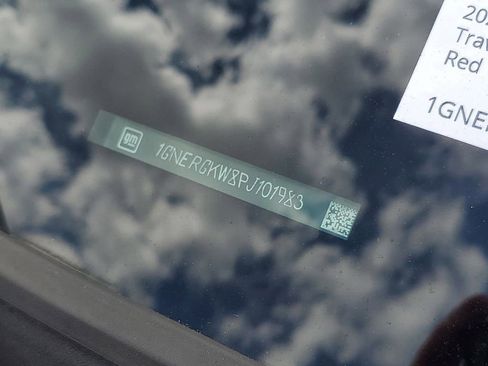 Used 2023 Chevrolet Traverse LT image 32