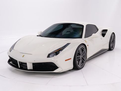 Used 2018 Ferrari 488 Spider RWD image 10