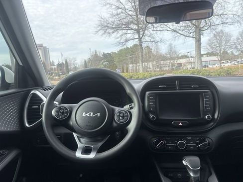 Used 2022 Kia Soul LX FWD image 25