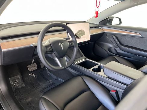 Used 2023 Tesla Model 3 Standard Range image 19