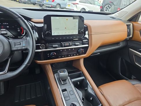 Used 2022 Nissan Pathfinder Platinum w/ Cargo Package image 22