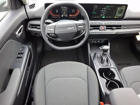 New 2025 Kia K4 LXS image 7
