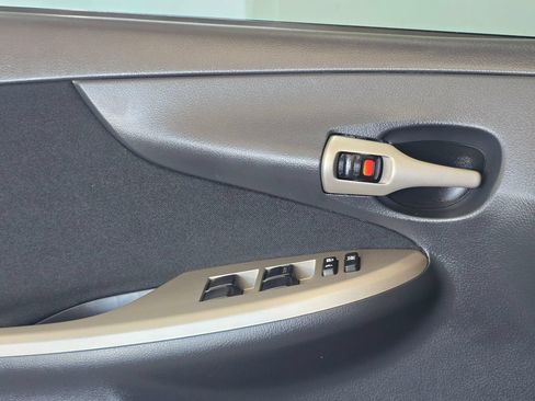 Used 2013 Toyota Corolla S FWD image 22