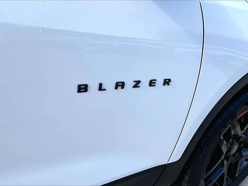 Used 2021 Chevrolet Blazer LT FWD image 10
