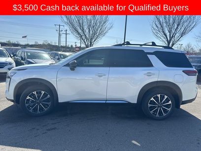 New 2026 Nissan Pathfinder Platinum w/ Cargo Package