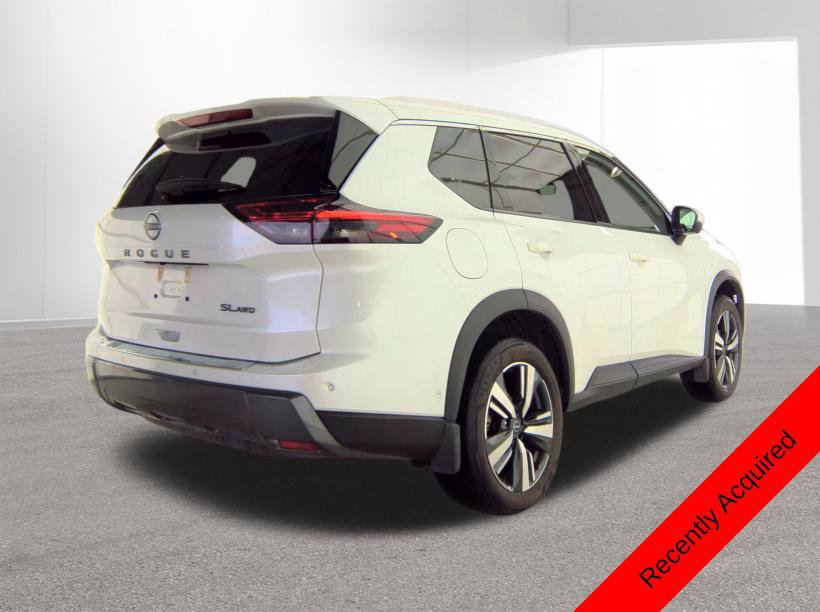 Used 2024 Nissan Rogue SL AWD/4WD image 9
