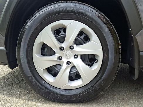 Used 2023 Toyota RAV4 LE AWD/4WD image 8