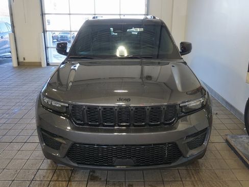 Used 2024 Jeep Grand Cherokee Altitude image 16