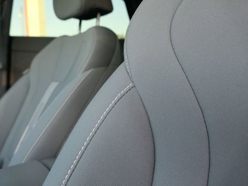 Used 2023 Hyundai Elantra Blue image 12