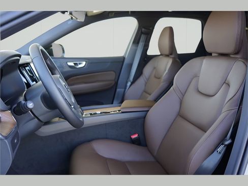 New 2025 Volvo XC60 B5 Plus w/ Climate Package image 17