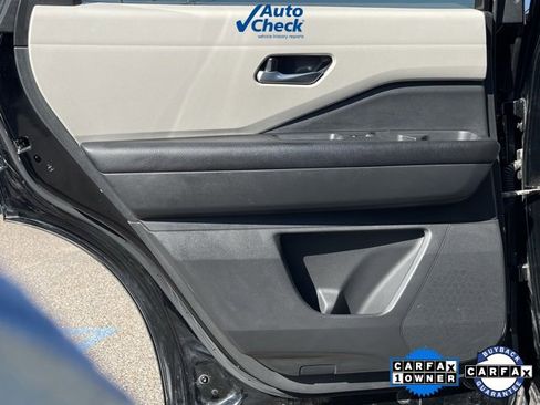 Certified 2022 Nissan Pathfinder SV image 9