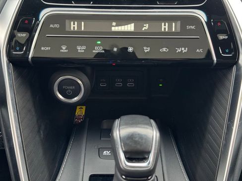 Certified 2024 Toyota Venza Nightshade image 35