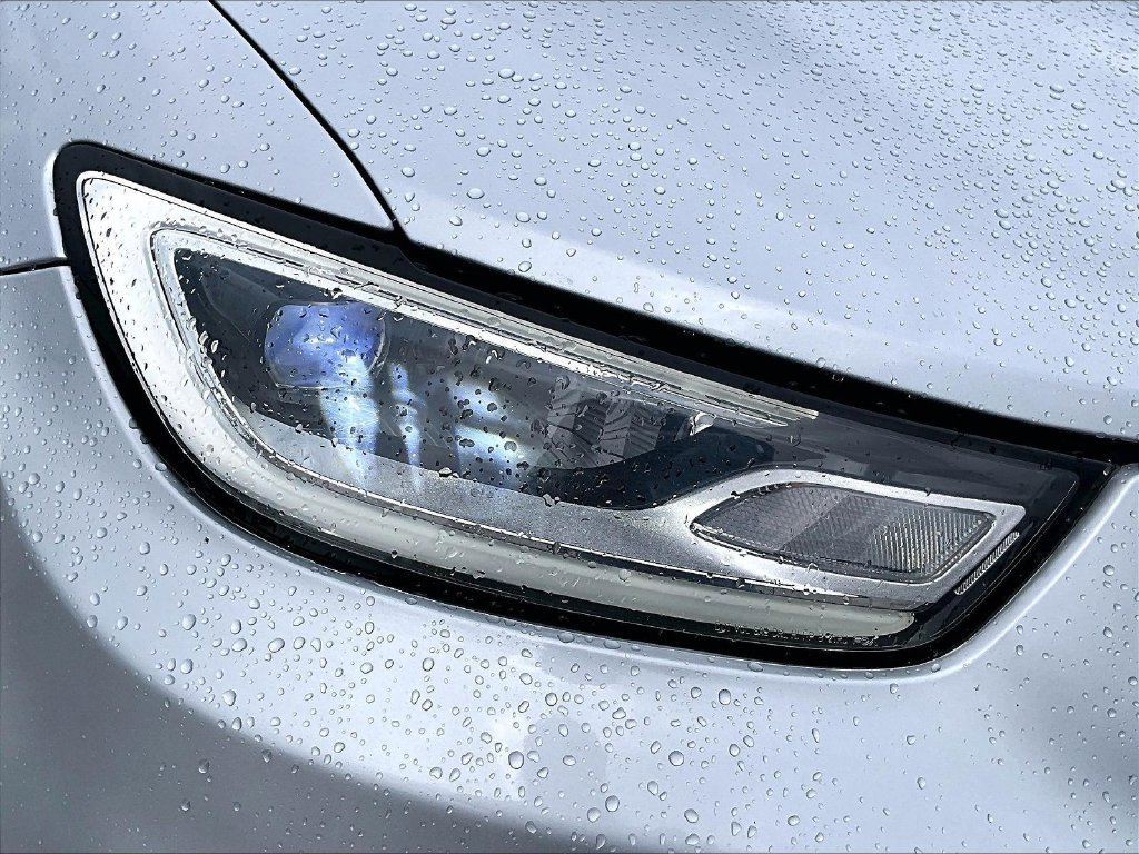 Used 2023 Chrysler Pacifica Touring-L FWD image 34