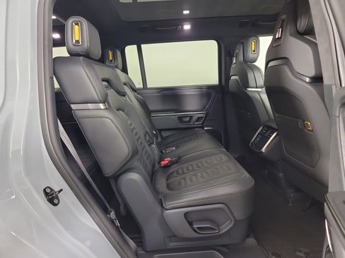 Used 2022 Rivian R1S Launch Edition image 23