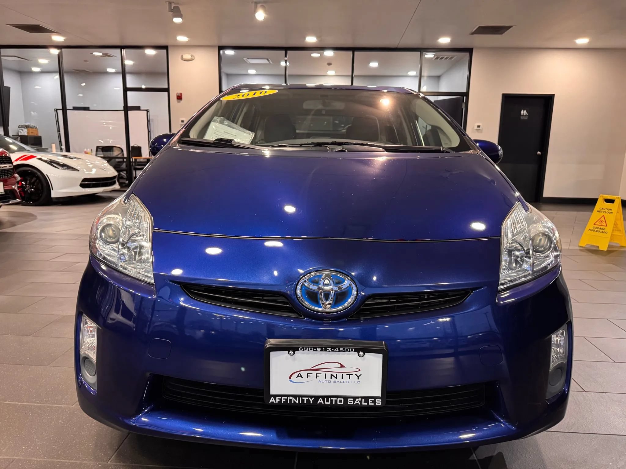 Used 2010 Toyota Prius Three w/ Navigation Pkg FWD image 8