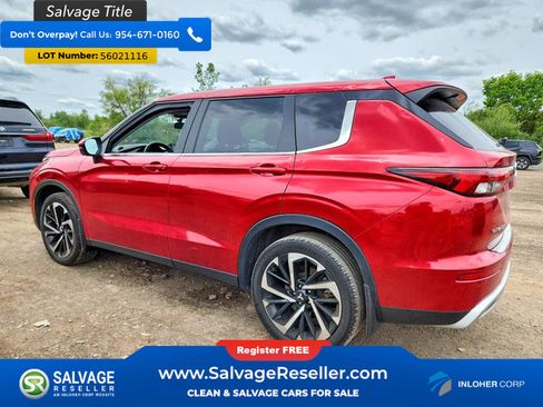 Used 2023 Mitsubishi Outlander SE FWD image 3