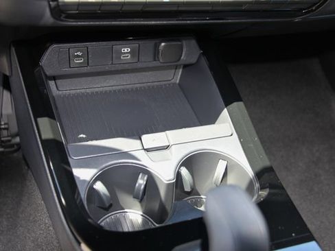 Used 2024 Toyota Prius Prime FWD image 28