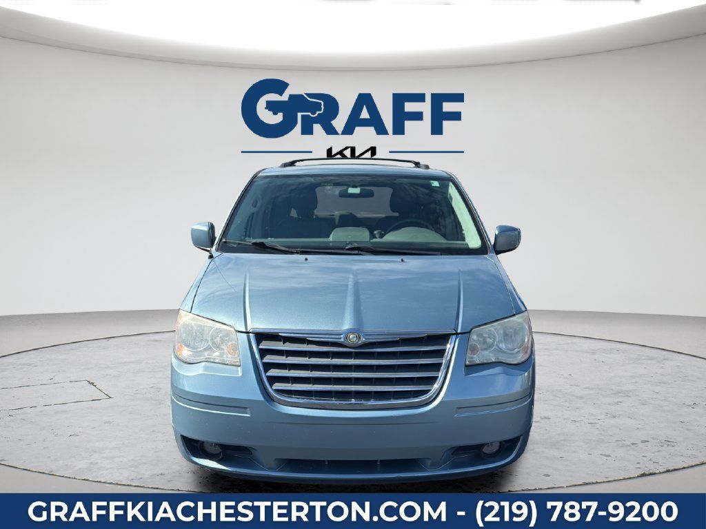 Used 2010 Chrysler Town & Country Touring FWD image 8