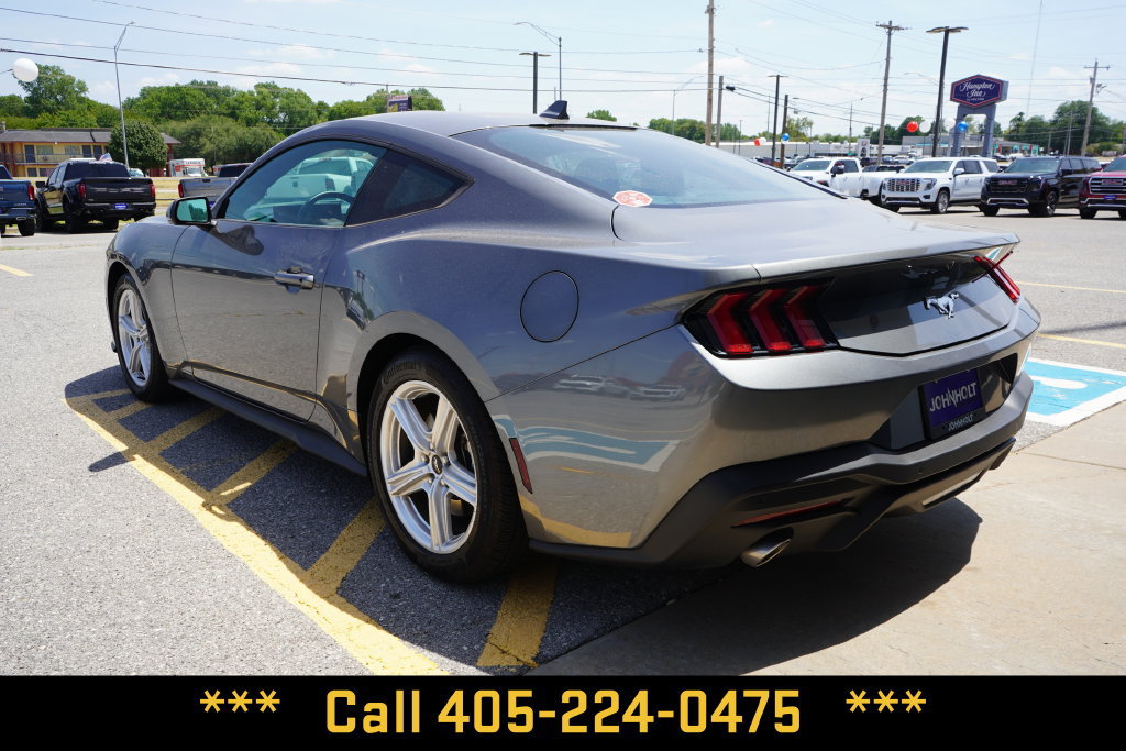 Used 2026 Ford Mustang Premium RWD image 9