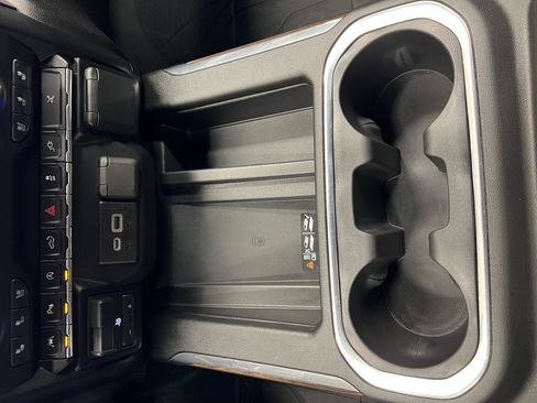 Used 2020 Chevrolet Silverado 1500 High Country AWD/4WD image 25