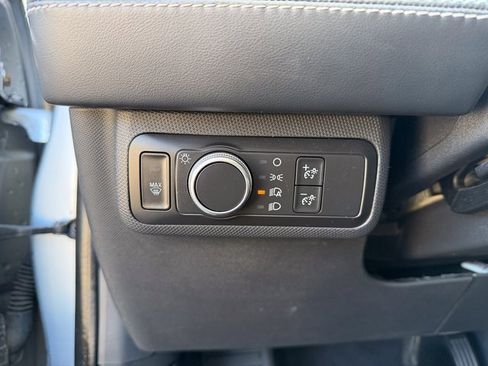 Used 2021 Ford Mustang Mach-E Select image 8