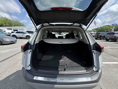 Used 2023 Nissan Rogue SV FWD image 19