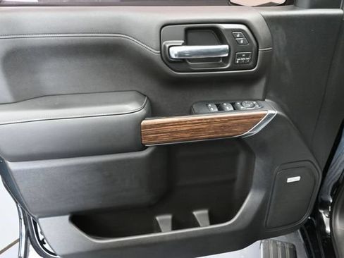 Used 2019 Chevrolet Silverado 1500 High Country w/ Technology Package AWD/4WD image 27