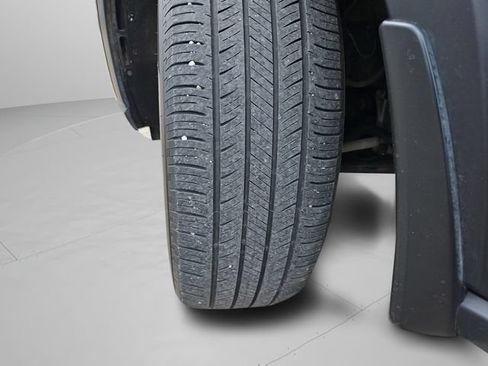 Certified 2025 Honda HR-V Sport image 34