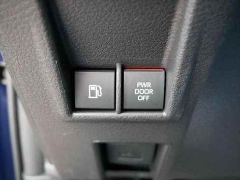 Certified 2025 Toyota Sienna XLE FWD image 26