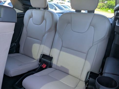 New 2026 Volvo XC90 B5 Core AWD/4WD image 16