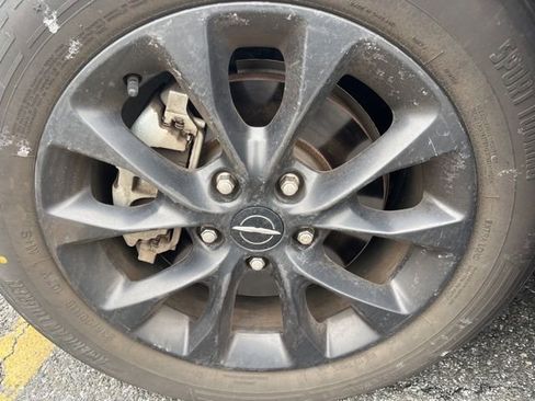 Used 2021 Chrysler Pacifica Touring w/ S Appearance Package image 9