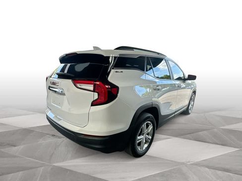 Used 2023 GMC Terrain SLE w/ Driver Convenience Package FWD image 8