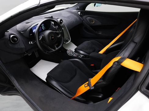 Used 2020 McLaren 600LT Spider RWD image 6
