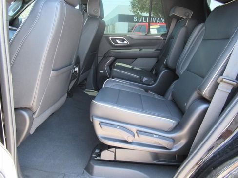 Used 2022 GMC Yukon SLT w/ SLT Luxury Package RWD image 32