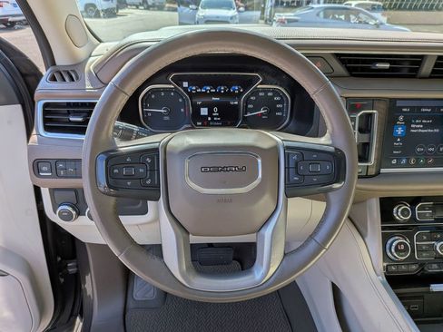 Used 2021 GMC Yukon Denali image 16