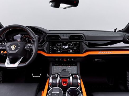Used 2025 Lamborghini Urus Performante AWD/4WD image 68