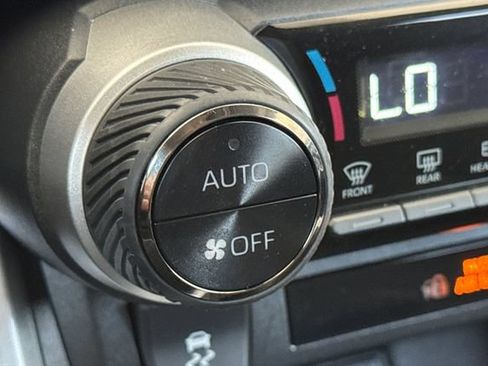 Used 2024 Toyota RAV4 XLE FWD image 29