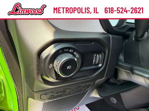 Used 2025 Jeep Wrangler Sport AWD/4WD image 15
