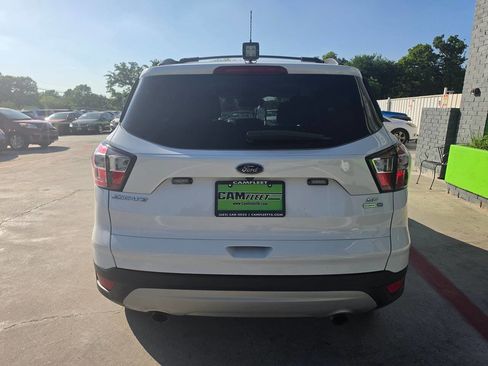 Used 2018 Ford Escape SE w/ SE Sync 3 Package AWD/4WD image 14