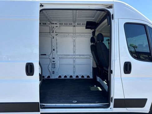 Used 2023 RAM ProMaster 2500 FWD image 16