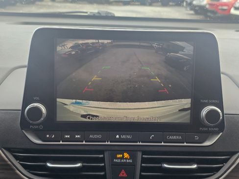 Used 2023 Nissan Altima 2.5 SV image 10