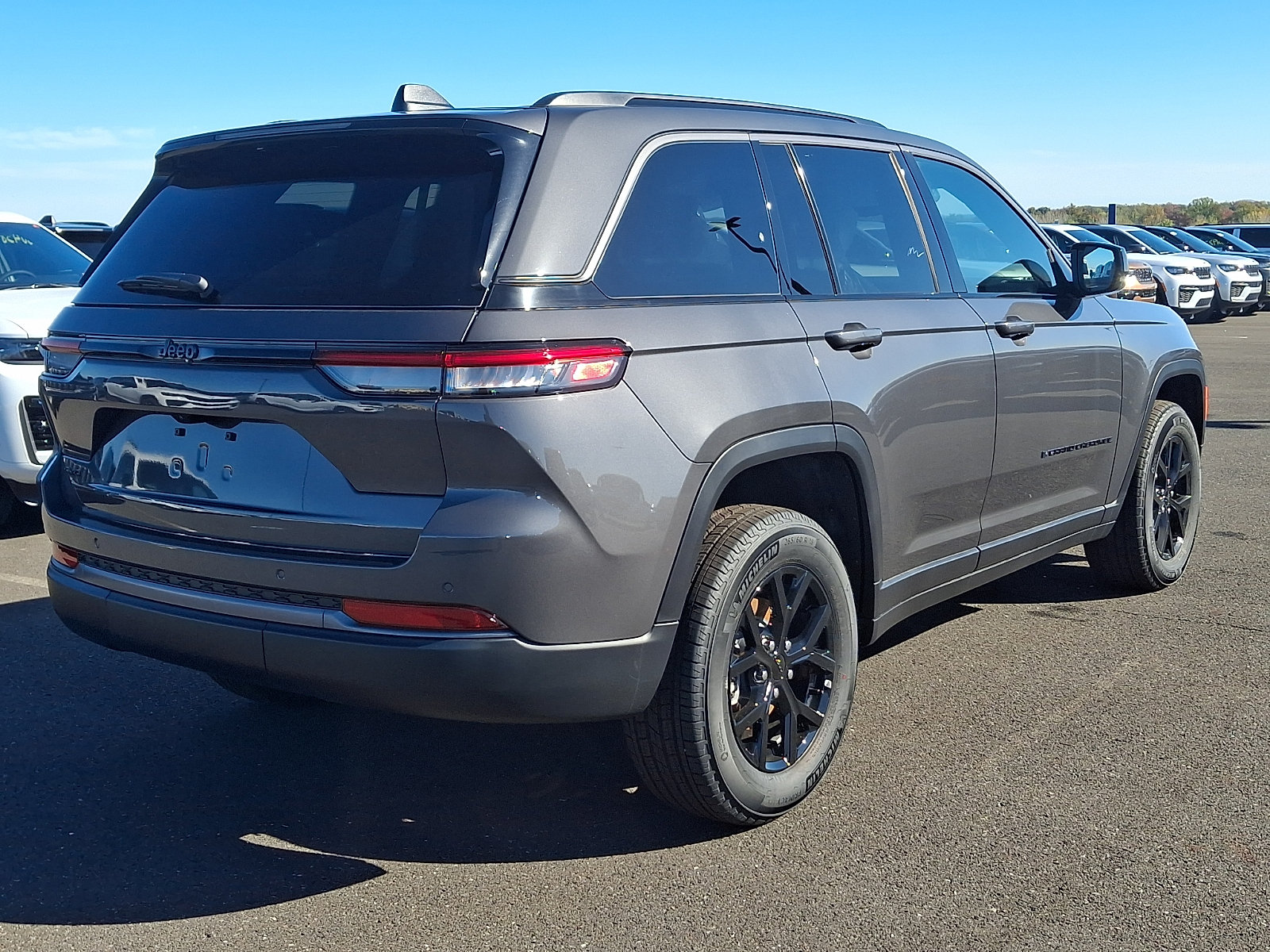 New 2026 Jeep Grand Cherokee Altitude AWD/4WD image 4