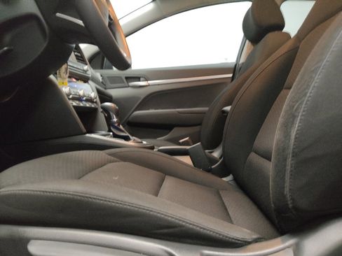 Used 2020 Hyundai Elantra SE w/ Cargo Package (C1) FWD image 17